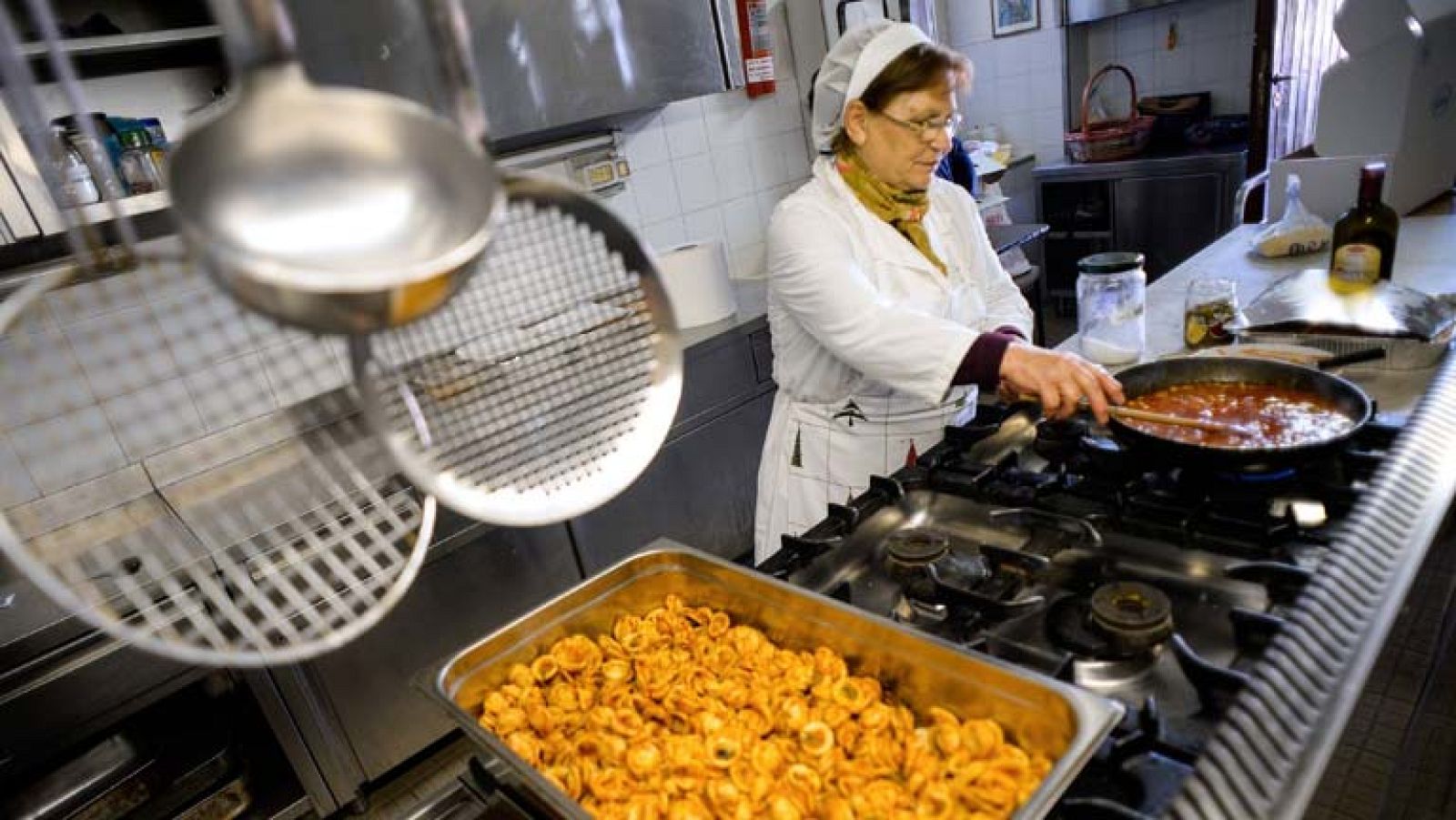 El número de parados bajó en el tercer trimestre en 72.800, lo que deja el total en 5,9 millones