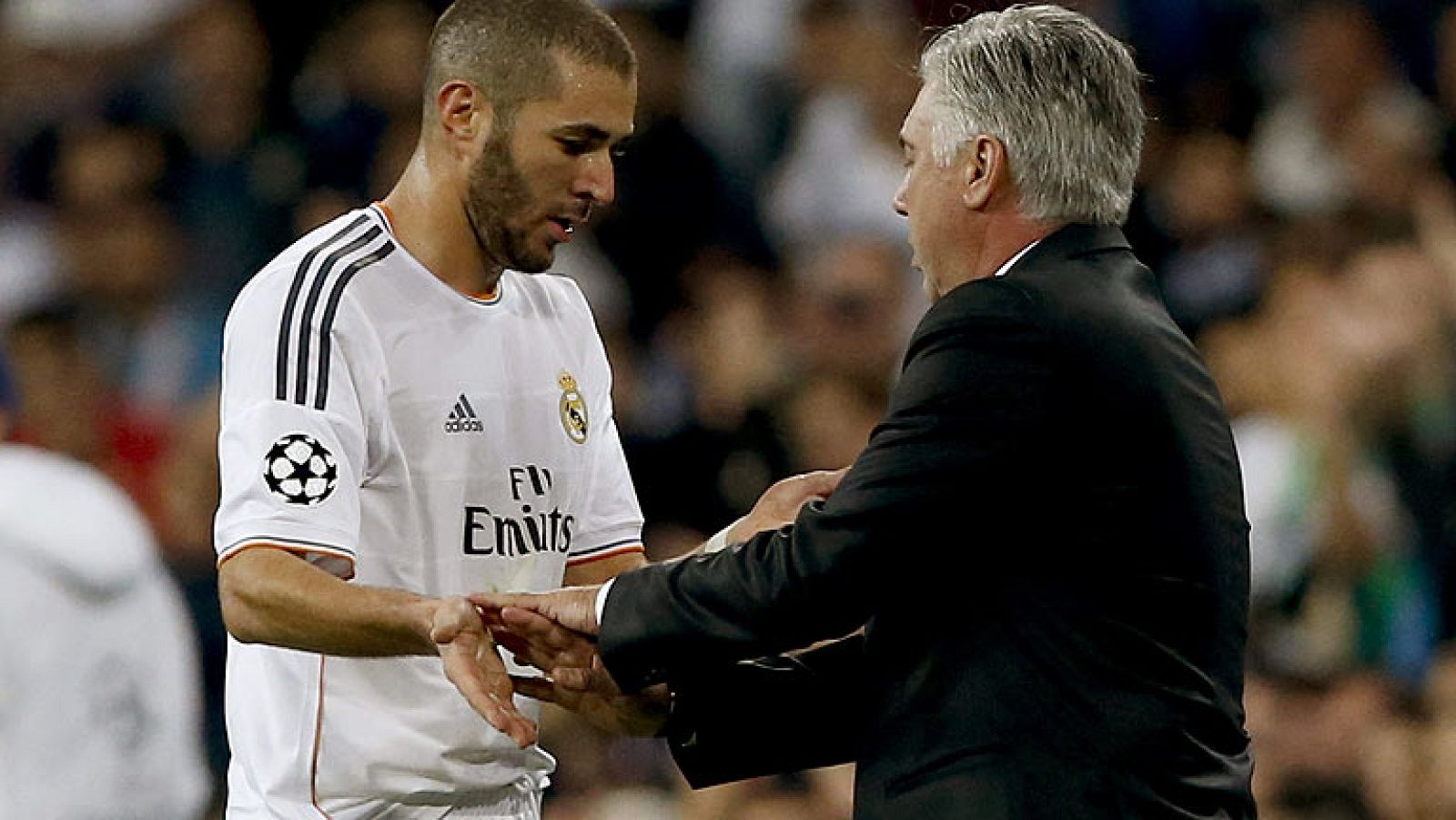 El portero del Real Madrid Iker Casillas cuajó un buen partido en la victoria blanca sobre la Juventus, en la que Benzema volvió a ser pitado en el Bernabéu.