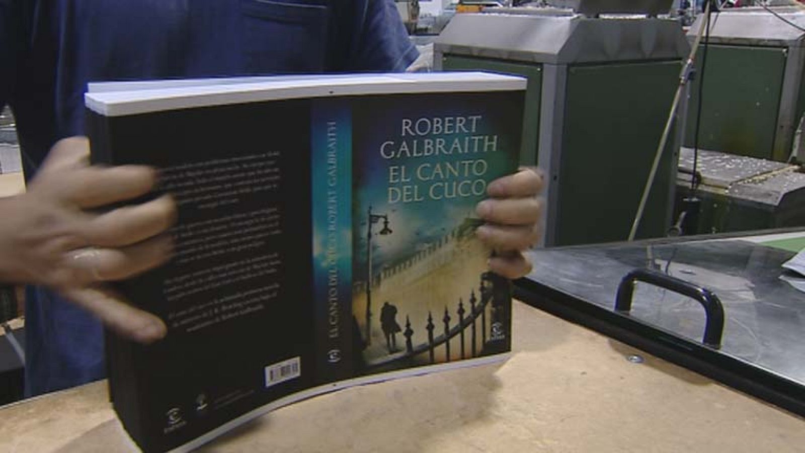 Llega a las librerías el nuevo libro de J.K. Rowling, bajo el seudónimo de Robert Galbreith