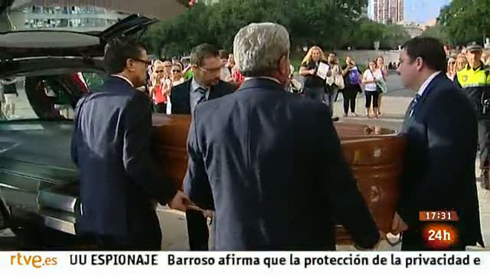 La capillla ardiente de Manolo Escobar se instala en el Ayuntamiento de Benidorm