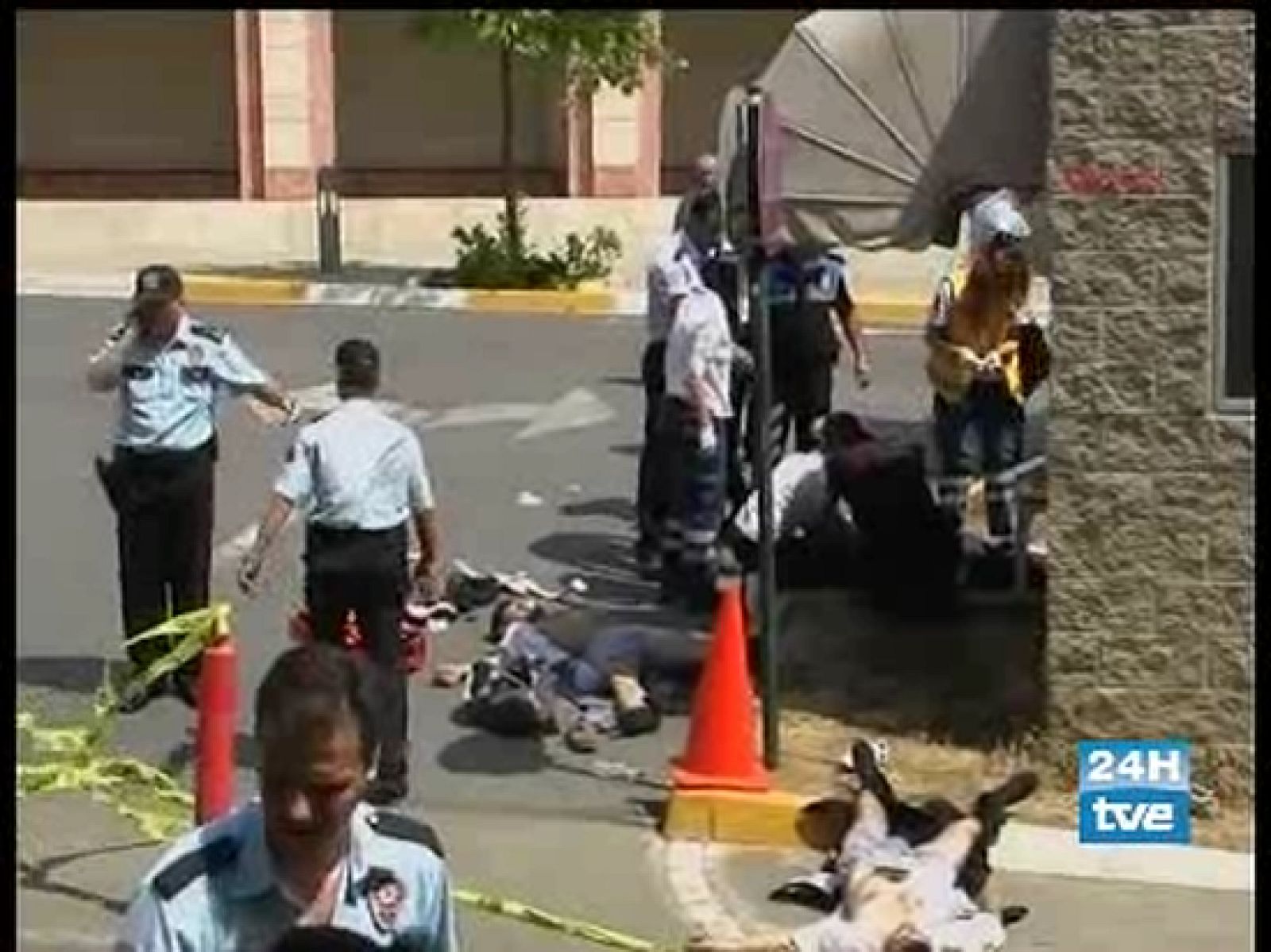 Un hombre hiere a varias personas mueren en el consulado de EE.UU en Estambul.
