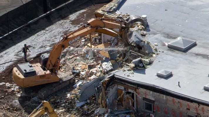Informativo 24h - Comienzan los trabajos de demolición del colegio de Newton donde fueron asesinadas 26 personas