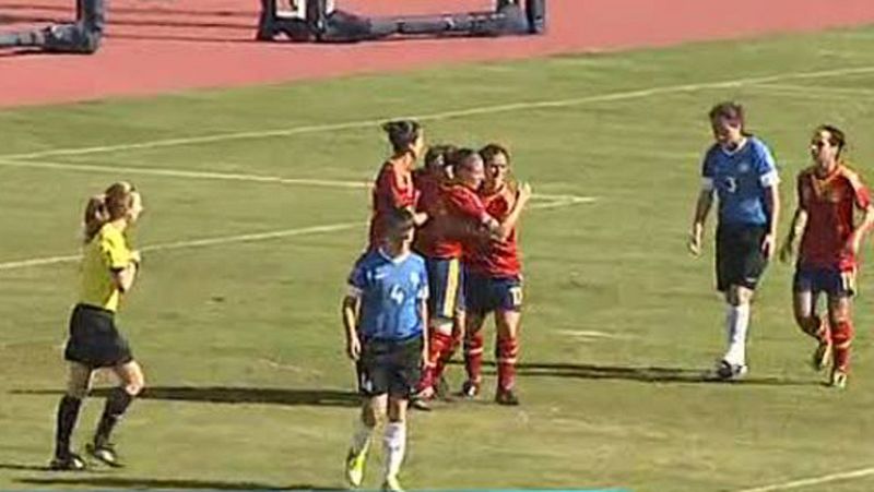 La selección femenina de fútbol ha empezado con buen pie la clasificación para el Mundial de Canadá con una goleada a Estonia por 6-0.