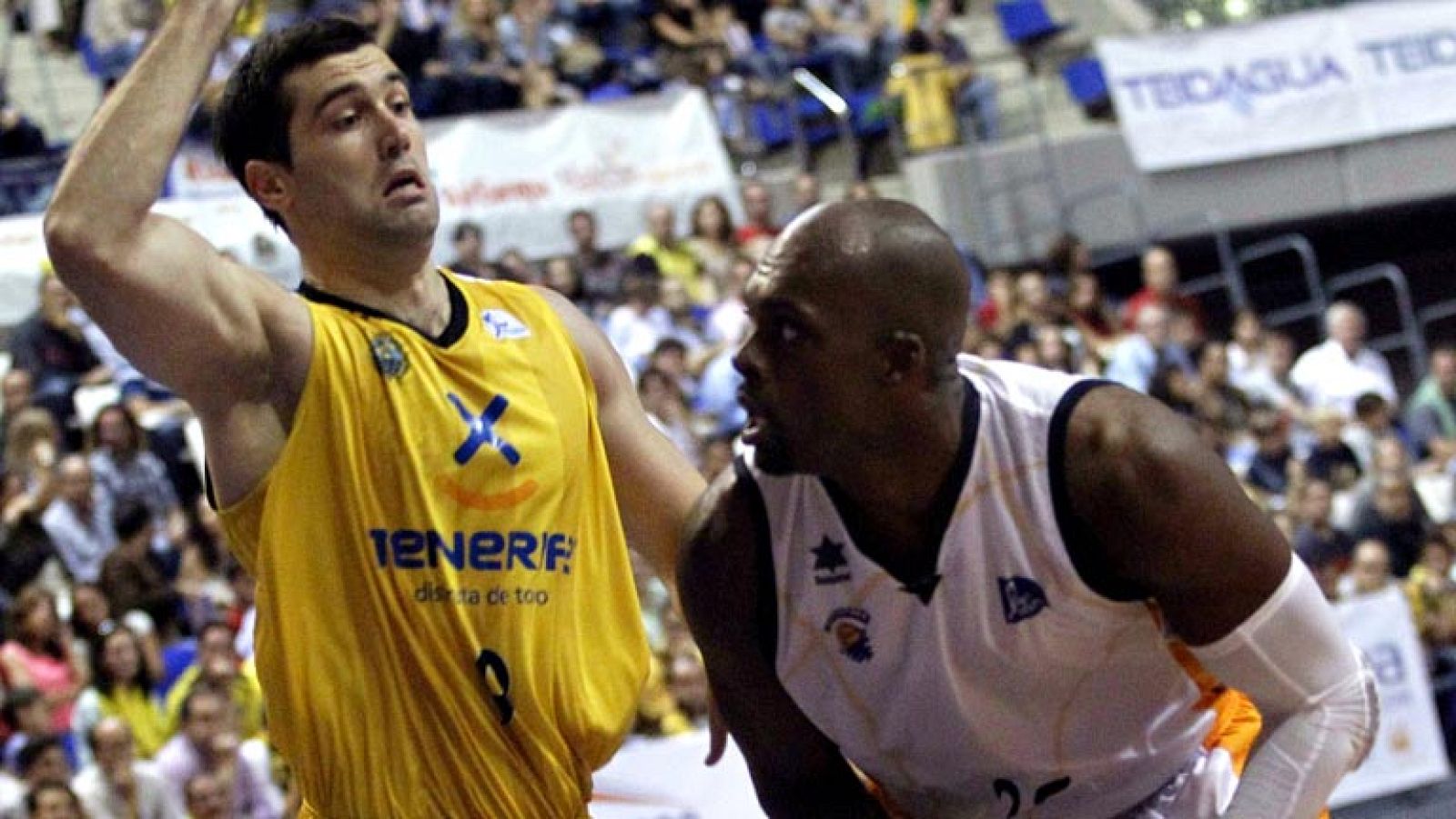 El CB Canarias se mantiene invicto esta temporada y experimentará el placer de dormir líder, tras derrotar por 90-82 al Fuenlabrada. Y lo hizo, sobre todo, gracias a un maravilloso Blagota Sekulic, que festejó su paternidad con 32 puntos y 41 de valo