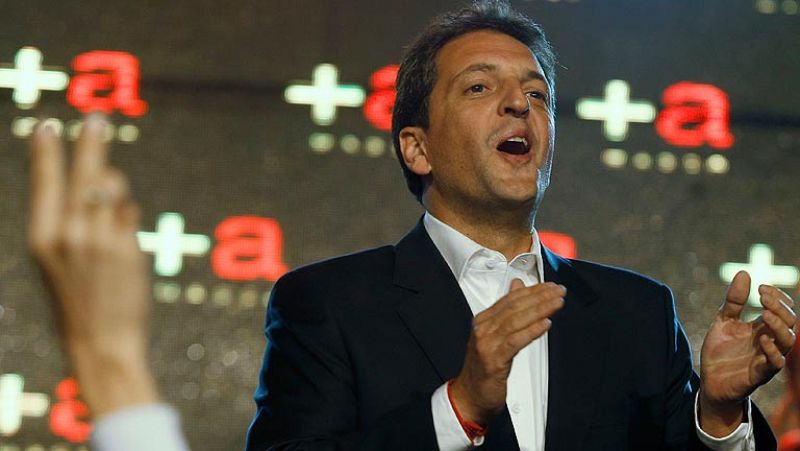 Sergio Massa emerge de las elecciones legislativas como principal rival de Cristina Fernández