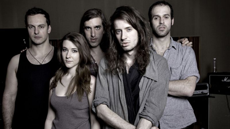Crystal Fighters interpretan "L.A. Calling"
