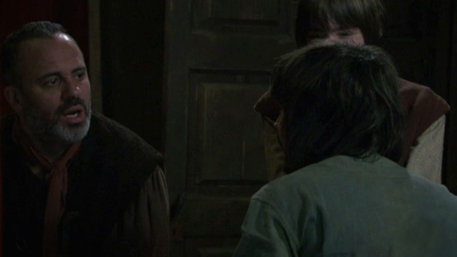 Sátur realiza una prueba de reflejos a Gonzalo con un resultado diferente al esperado