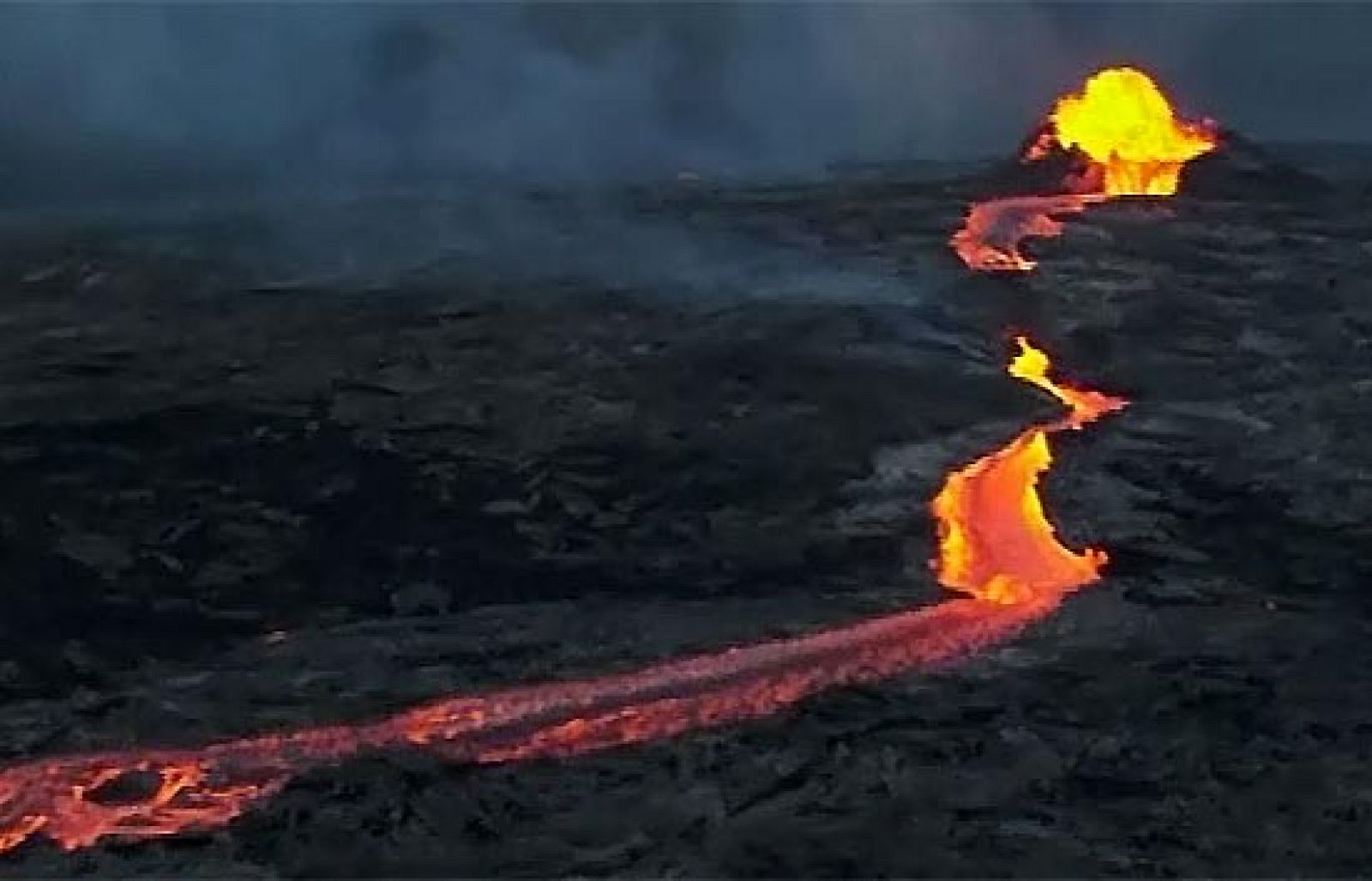 El volcán Kilauea lleva 25 años en erupción pero es ahora cuando está expulsando lava con mayor intensidad