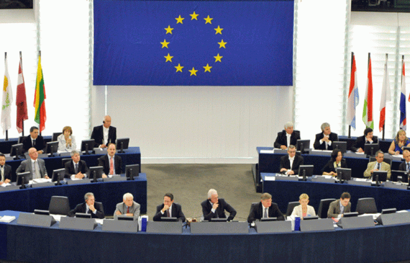 Nicolás Sarkozy, presidente de turno de la UE, en un discurso ante el Parlamento Europeo | Ver