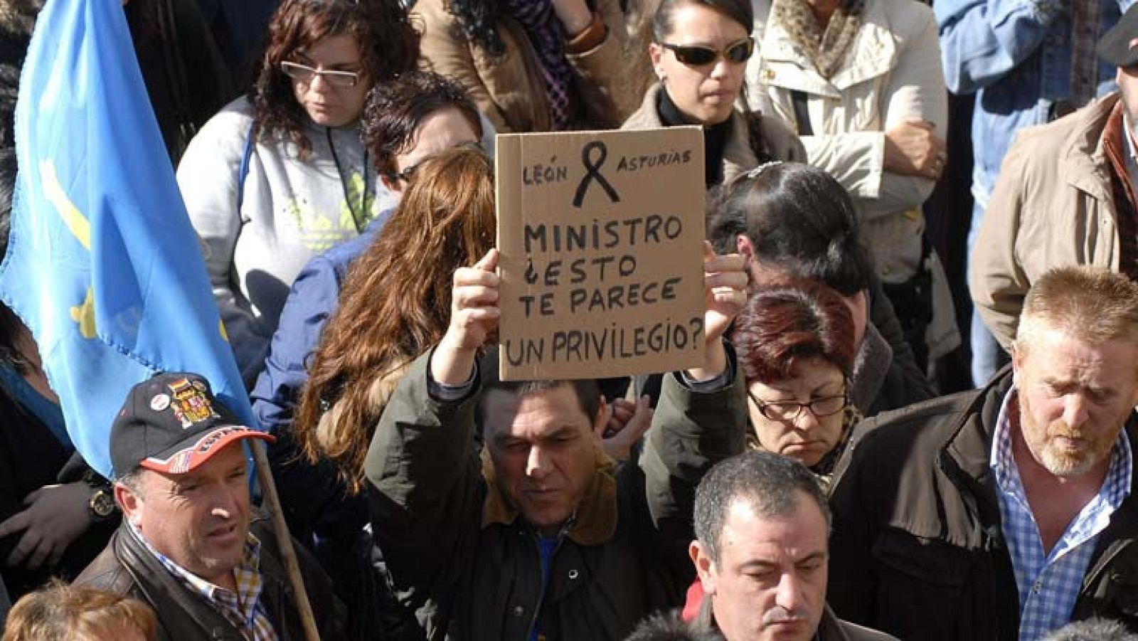 Seis minutos de silencio por cada uno de los mineros fallecidos, en Pola de Gordón