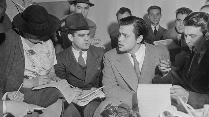 Telediario 1 - 75º aniversario de la emisión radiofónica de 'La guerra de los mundos'