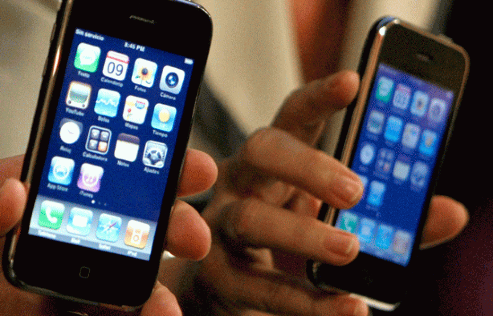 El iPhone se pone a la venta a partir de hoy en 1.500 tiendas de España - Ciencia y tecnología en Rtve.es | Ver