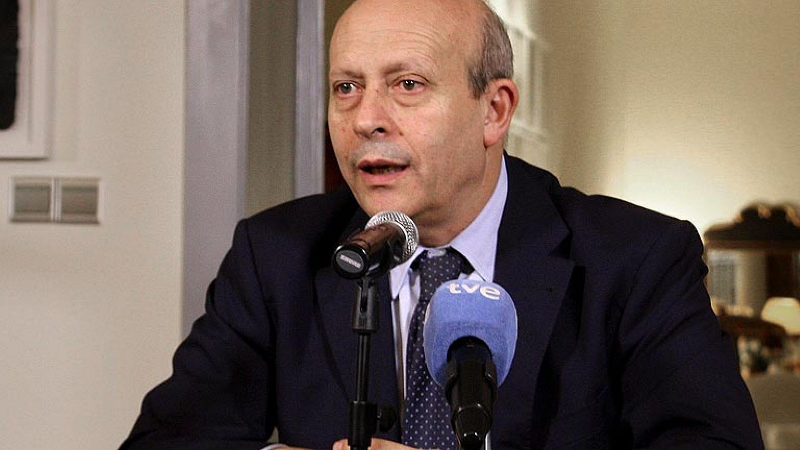 Wert pide sacrificio para que los que menos tienen puedan acceder a la beca Erasmus - Informativo 24h | Ver