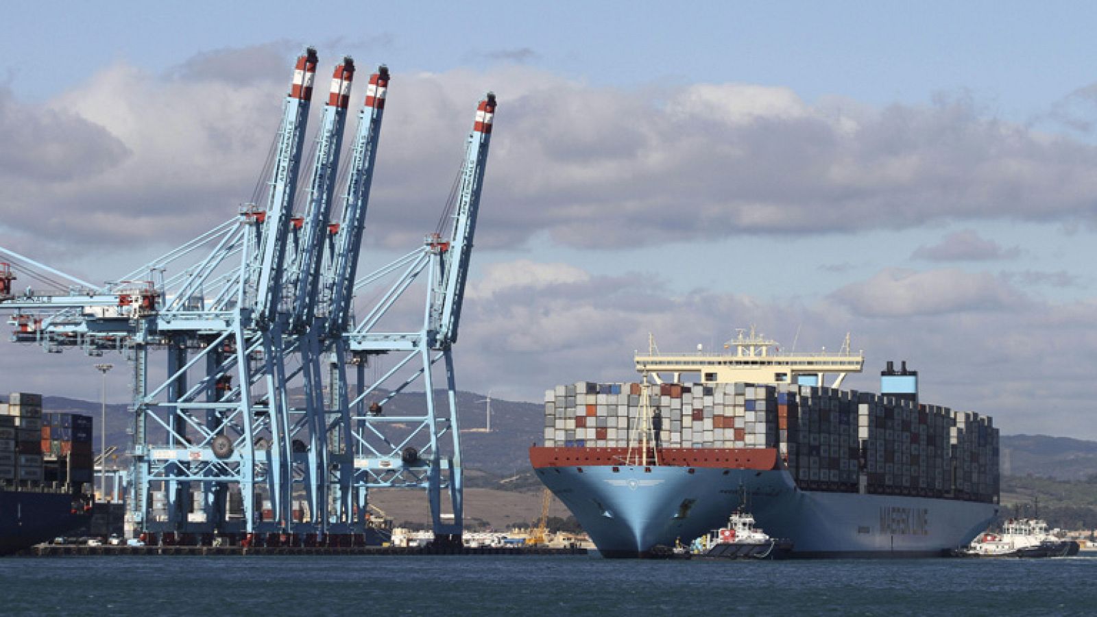 El carguero más grande del mundo ya está en el puerto de Algeciras