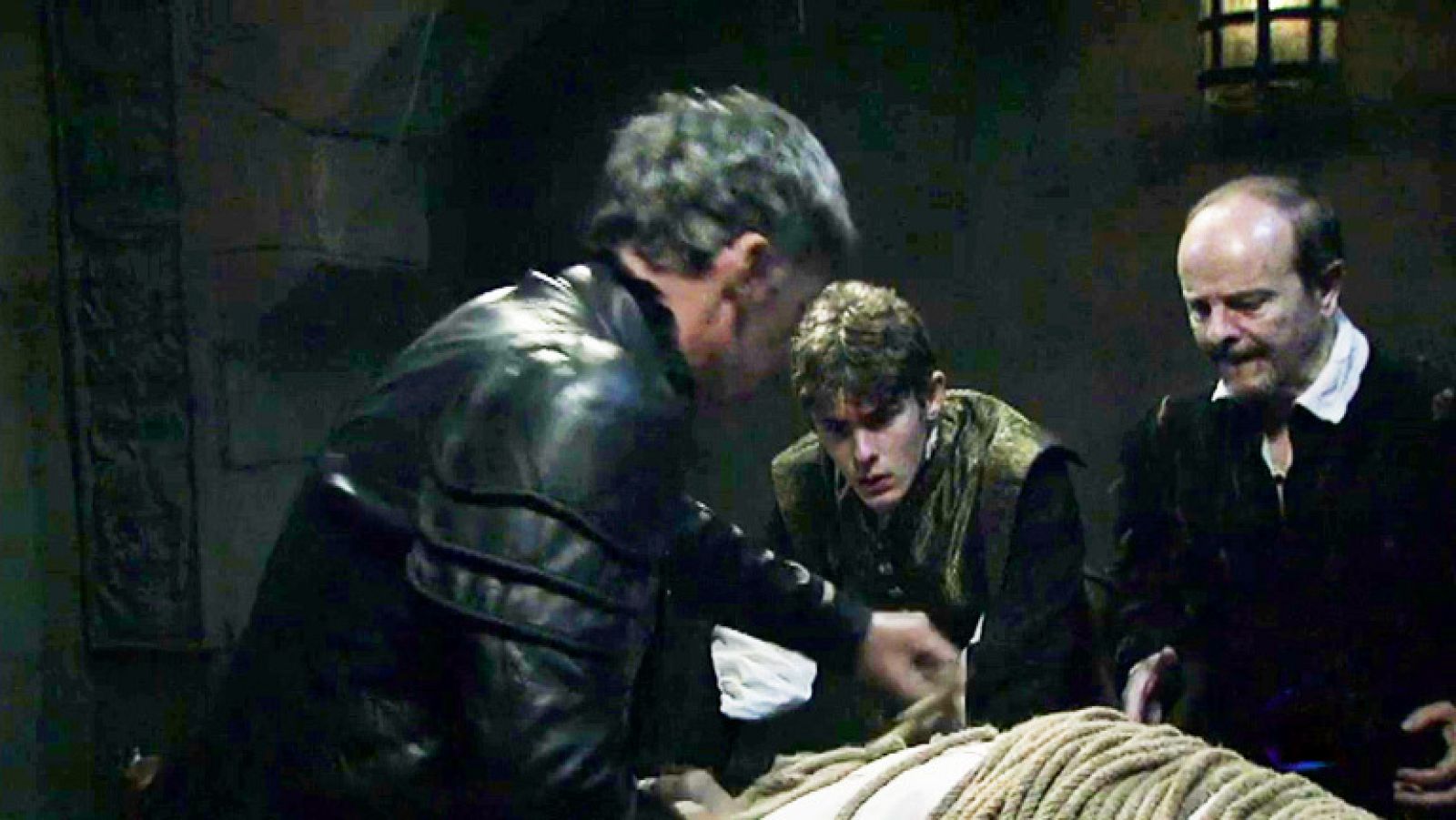 Águila Roja - ¡Sálvalo! Él sabe dónde está Irene | Ver