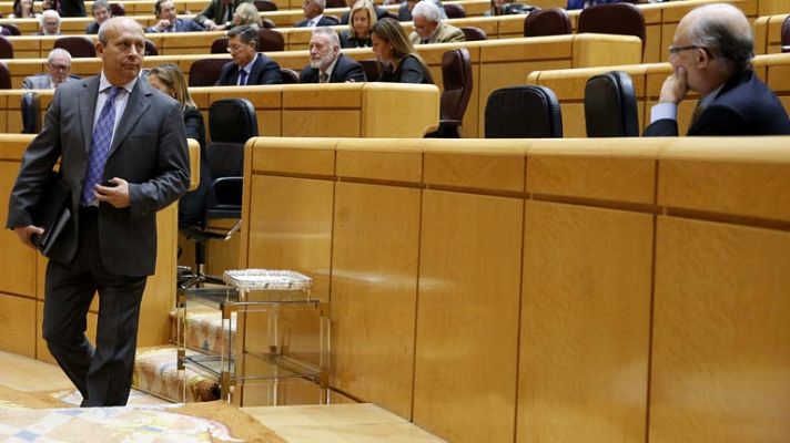 Telediario 1 - El Gobierno rectifica y dará la beca a todos los erasmus de este curso