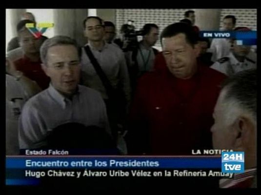  - Chávez y Uribe firman la paz