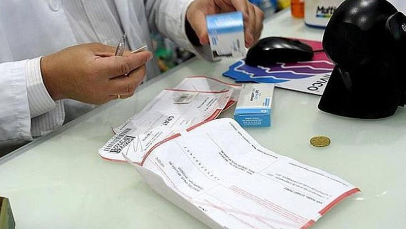 Las farmacias catalanas secundan masivamente la huelga y piden a Montoro que concrete el pago