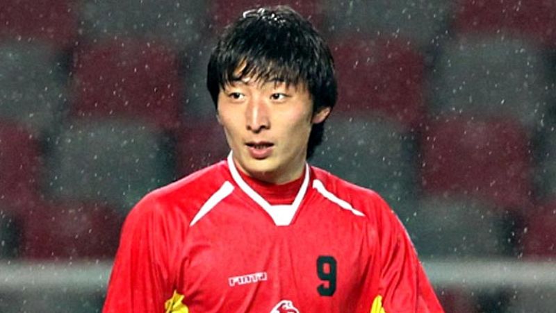 Se llama Park Eun-Seon. Una delantera surcoreana a la que acusan de ser en realidad un hombre . La polémica ha saltado en el país asiático y su club, el Amazonas de Seul, ha amenazado con tomar medidas por lo que consideran una "violación de los dere