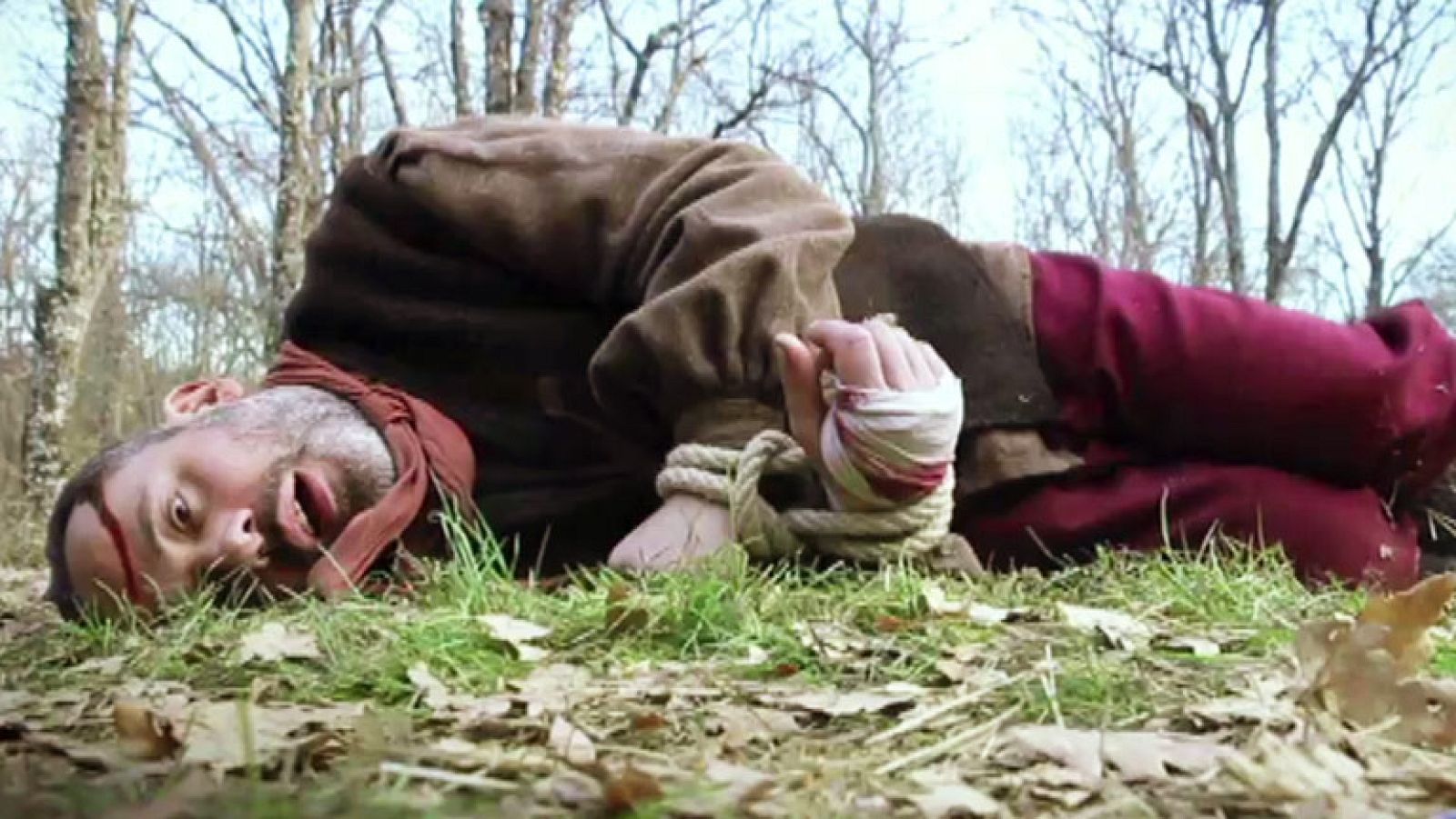 Águila Roja - Patrick dispara a Sátur | Ver