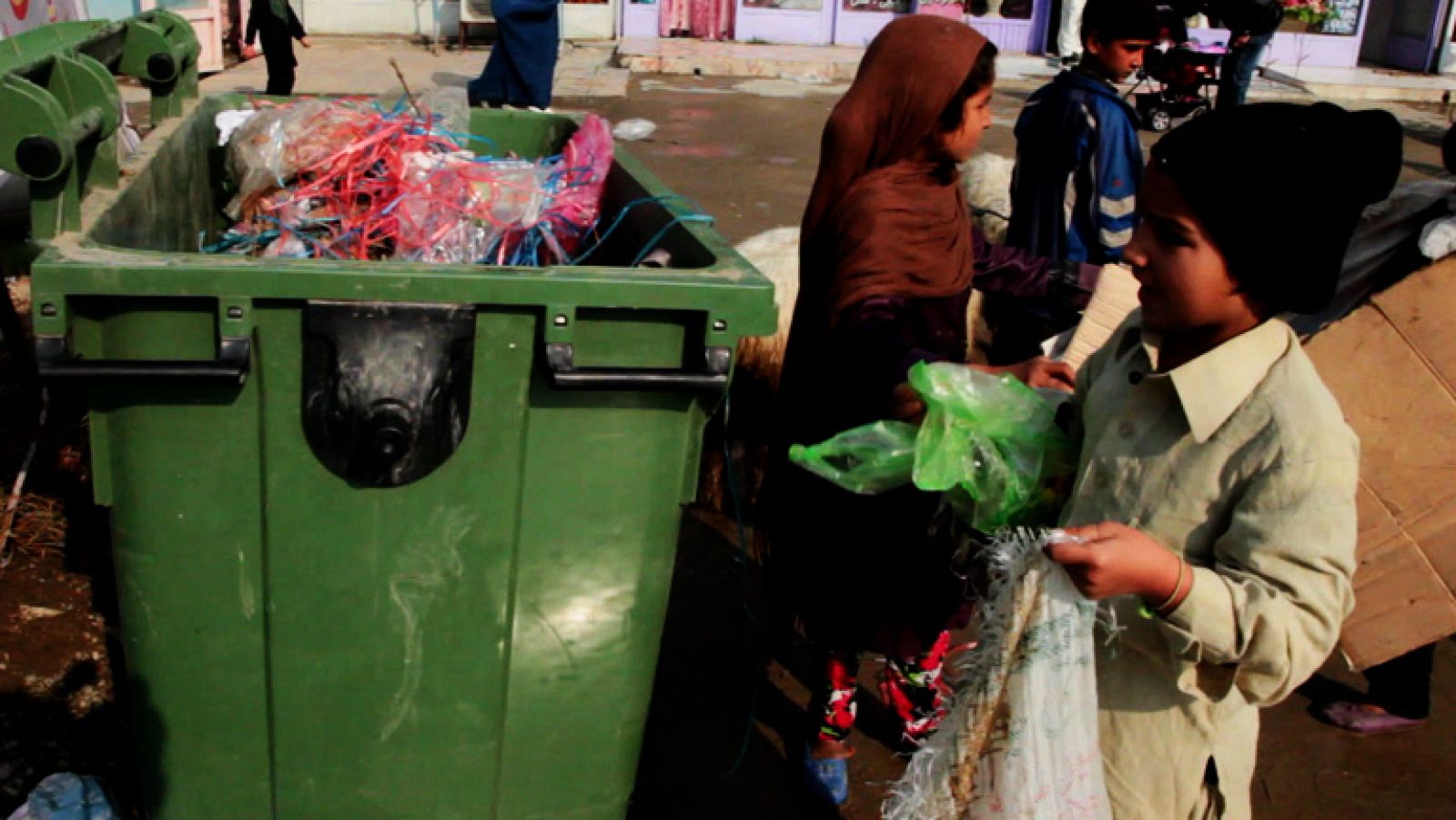 La Noche Temática - Niñas, las más vulnerables - Avance - La noche temática | Ver