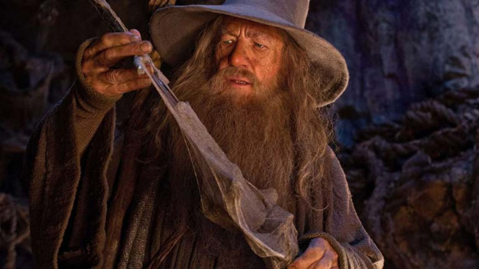 Cómo se hizo 'El Hobbit': Gandalf repele el ataque de los huargos | Ver