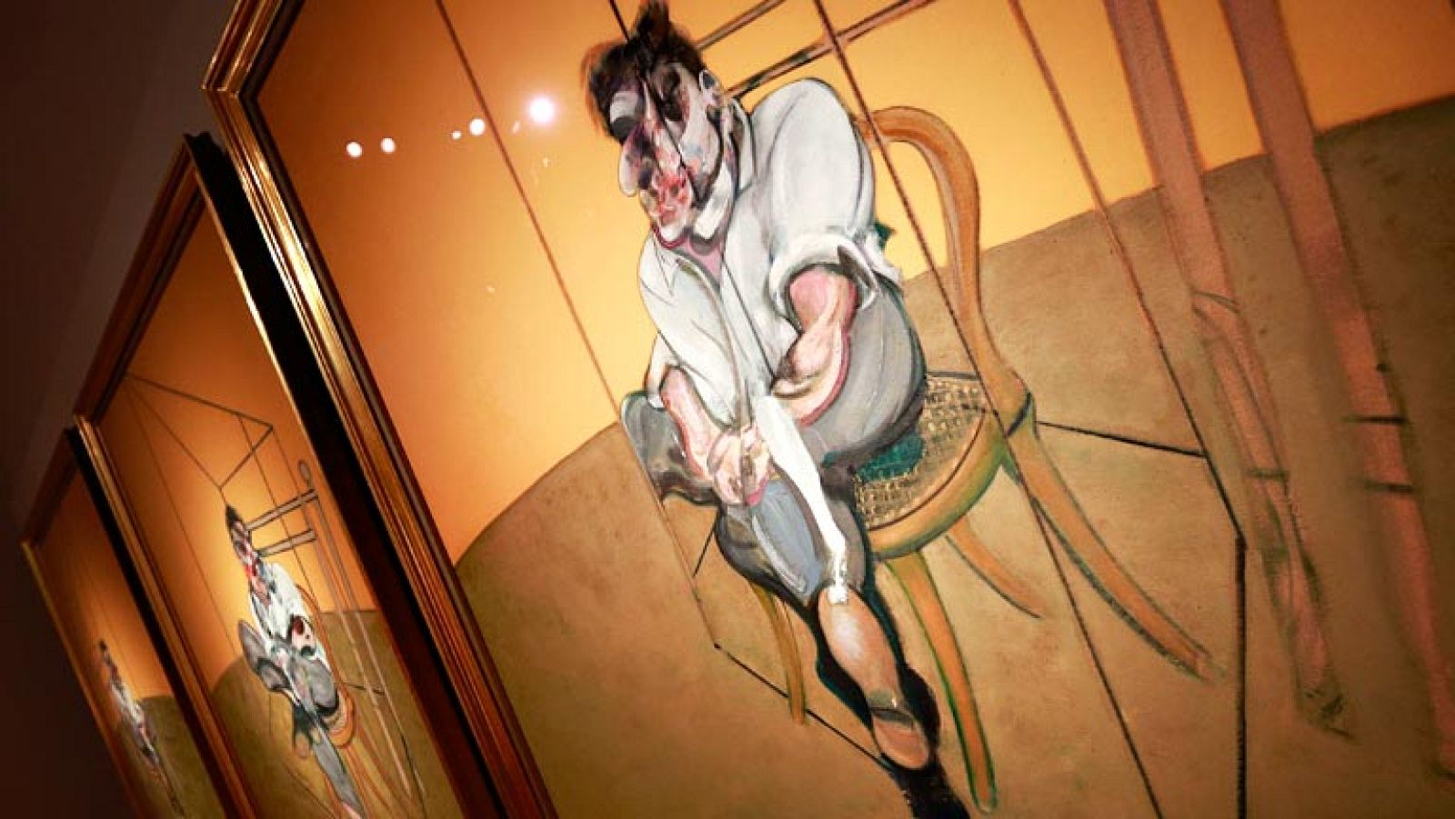 Un tríptico de Bacon se convierte en el cuadro más caro jamás subastado en una noche récord - Telediario 1 | Ver