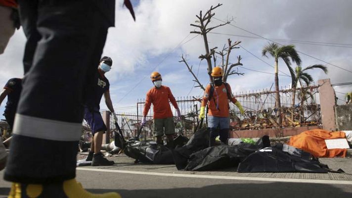 Telediario 1 - Tifón Haiyan
