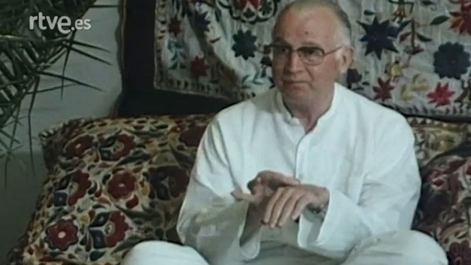 La aventura humana - Una cruz gamada como símbolo de la paz