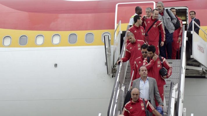 Telediario 1 - Malabo da un caluroso recibimiento a la selección española