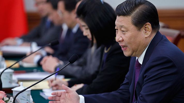 Telediario 1 - China suavizará la política del hijo único