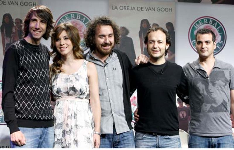 'La Oreja de Van Gogh' presenta a las sustituta de Amaia Montero