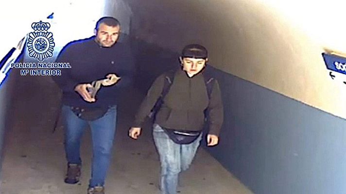 Telediario 1 - Prisión provisional sin fianza para los dos detenidos por los ataques con explosivos en El Pilar