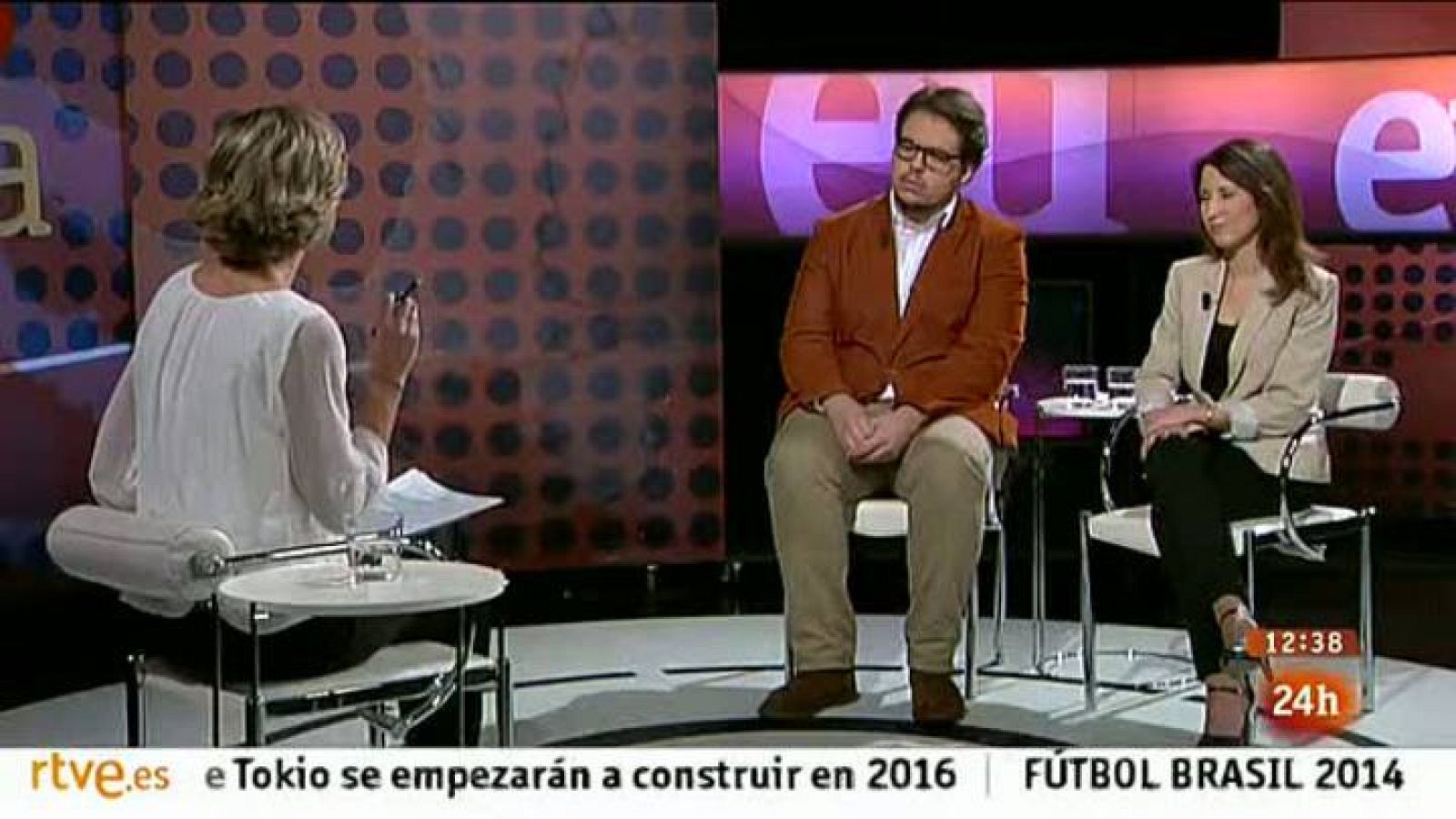 Jóvenes españoles debaten en nuestro programa sobre la situación del empleo juvenil en España, con más del 56 por ciento de paro, y en Europa. ¿Hay salida?
