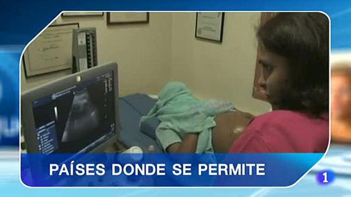 Telediario 1 - 500 españoles al año son padres gracias a un vientre de alquiler