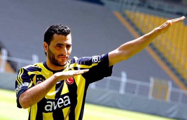  - El Fenerbahçe presenta a Güiza