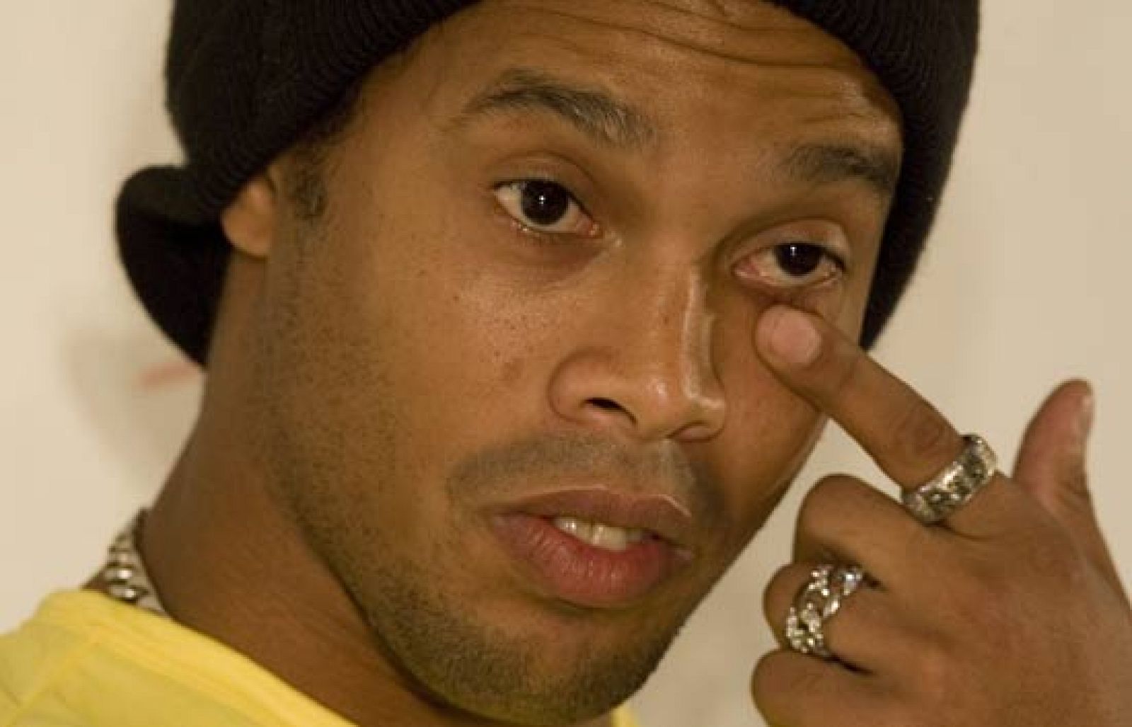 El Milán negocia por Ronaldinho