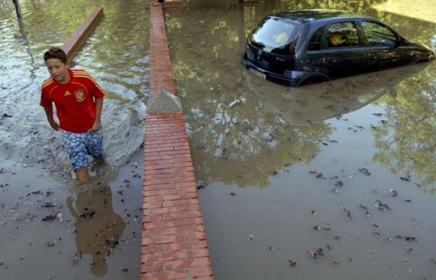  - Con el agua al cuello