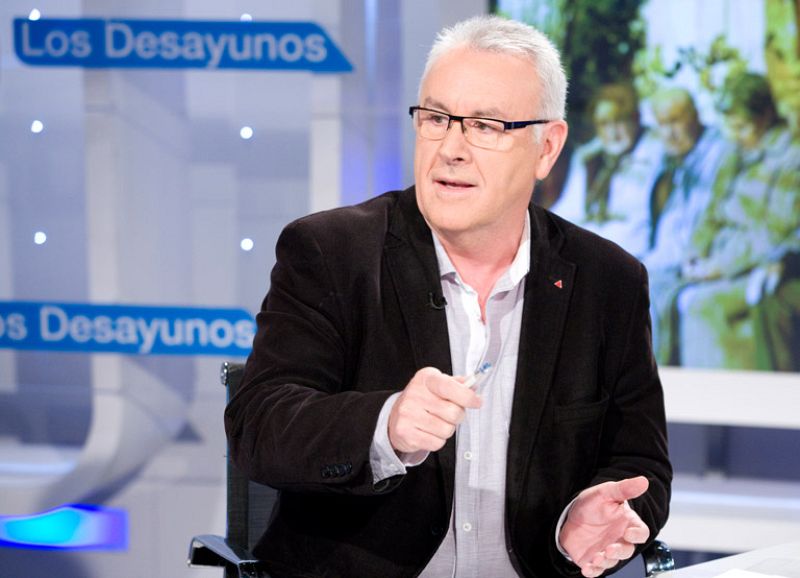 Cayo Lara: "Deberían hacer un museo de los horrores con tanto decreto como están haciendo"