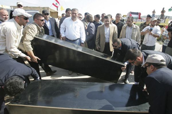  - Hizbulá entrega dos cuerpos