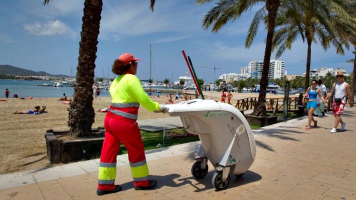 Telediario 1 - Baja el salario medio anual en 2012