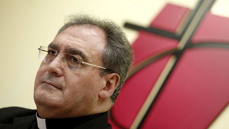 El portavoz de la Conferencia Episcopal censura el uso de cuchillas en la valla del Melilla