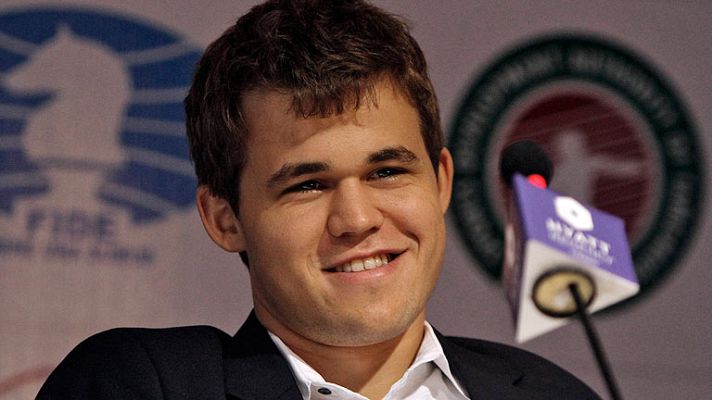Telediario 1 - Magnus Carlsen, nuevo rey del ajedrez