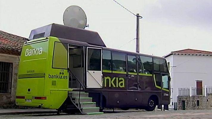 Telediario 1 - Los pueblos pequeños se quedan sin oficinas bancarias