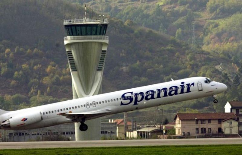 Spanair reducirá su plantilla en más de 1000 trabajadores | Ver
