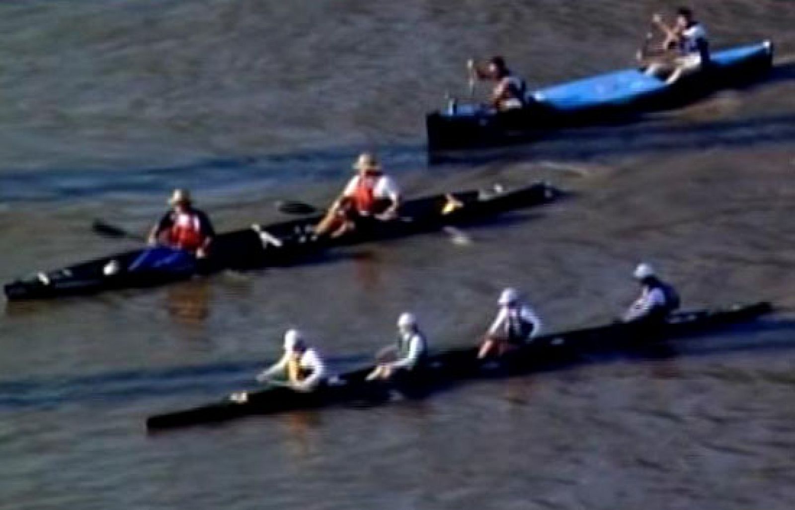 Carrera de canoas