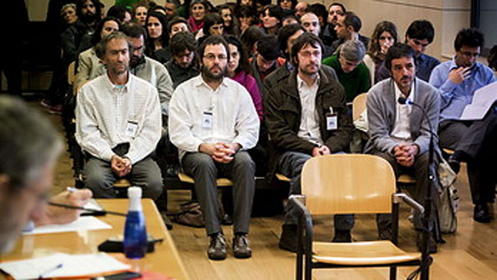 Condenan a dos años de cárcel a los tres acusados de los tartazos a Barcina