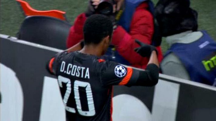 Champions League - Douglas hace el cuarto gol en el 87 (4-0)