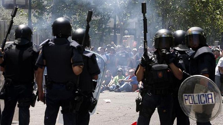 Telediario 1 - Interior defiende los cambios en la Ley de Seguridad que critican oposición y policía