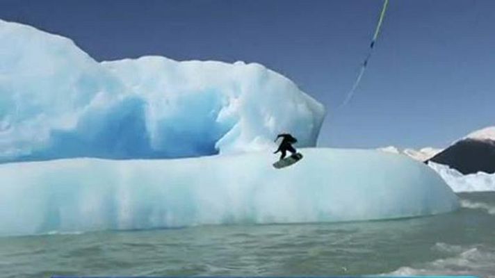 Telediario 1 - Surefeando el famoso Perito Moreno en la Patagonia argentina